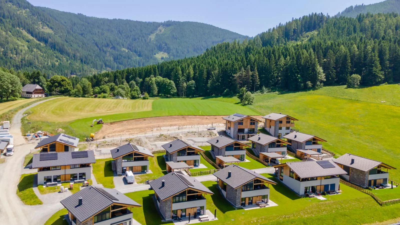 Grebenzen Lodge Edelweiss-Buitenkant zomer