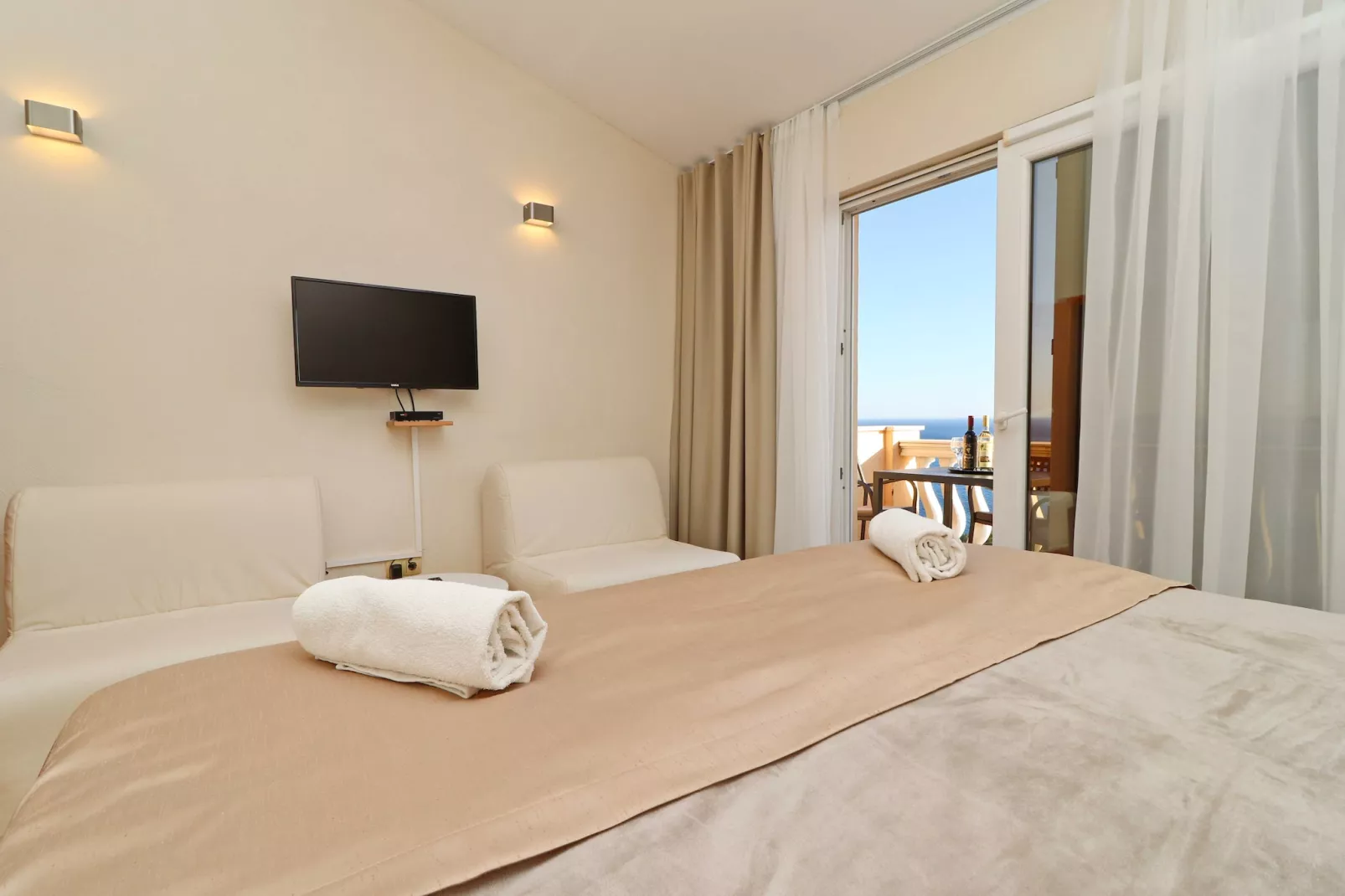 Hotel Pansion Villa Antonio - Two Bedroom Suite with Balcony and Sea View 25seaview - Slaapkamer