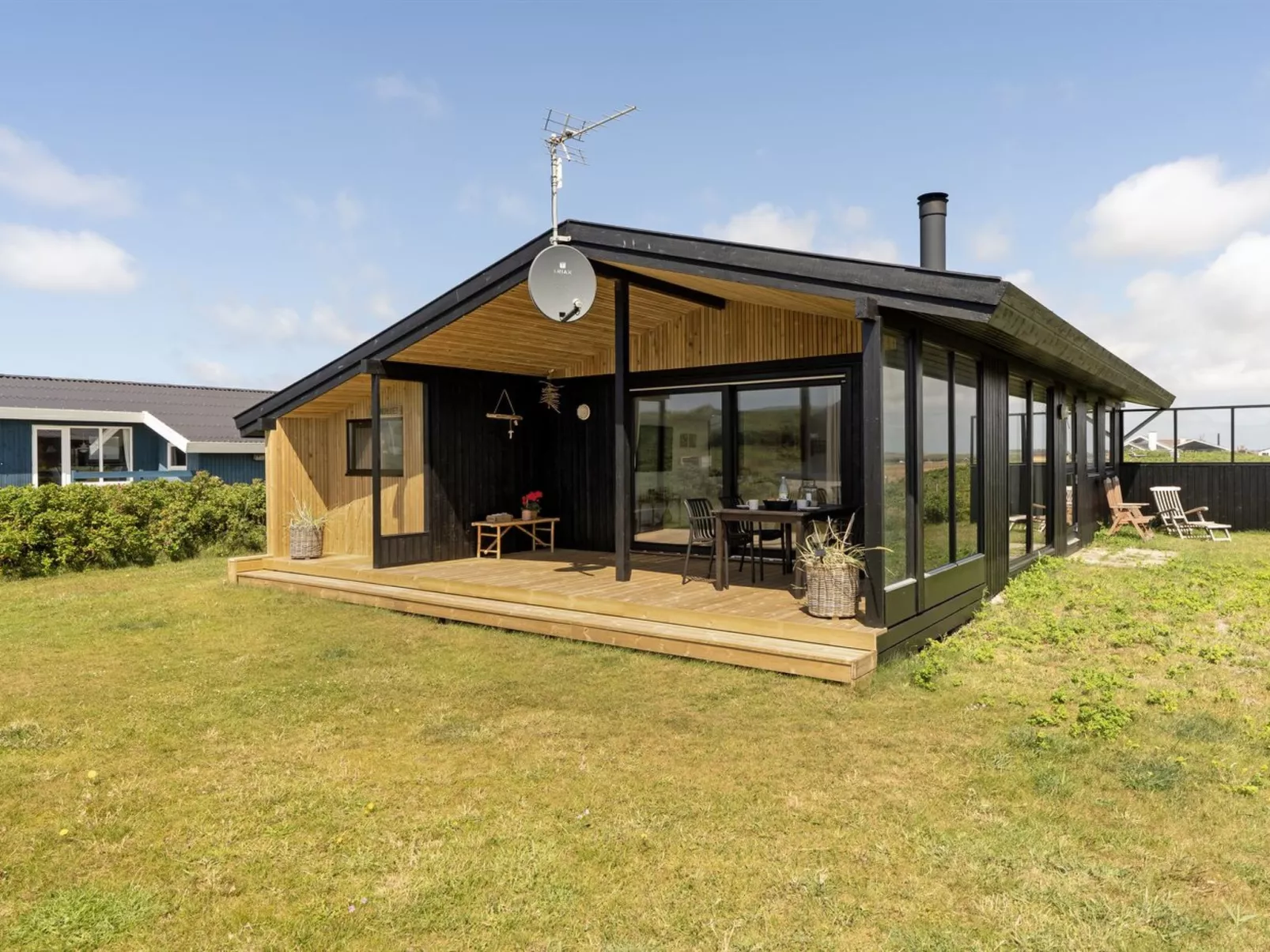 "Waghn" - 250m from the sea-Buiten