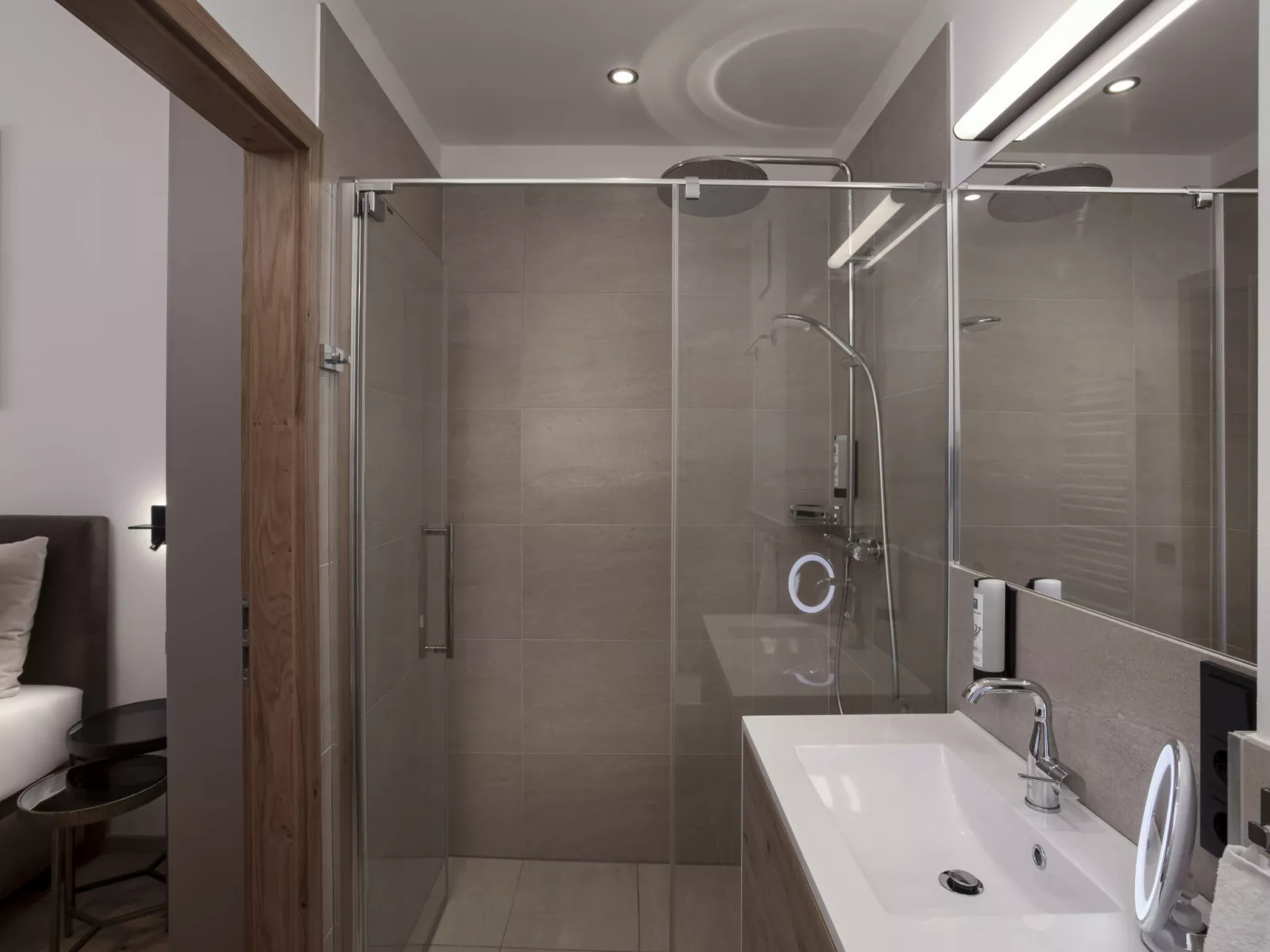 Mit 2 SZ & privaten Wellnessbereich-Binnen