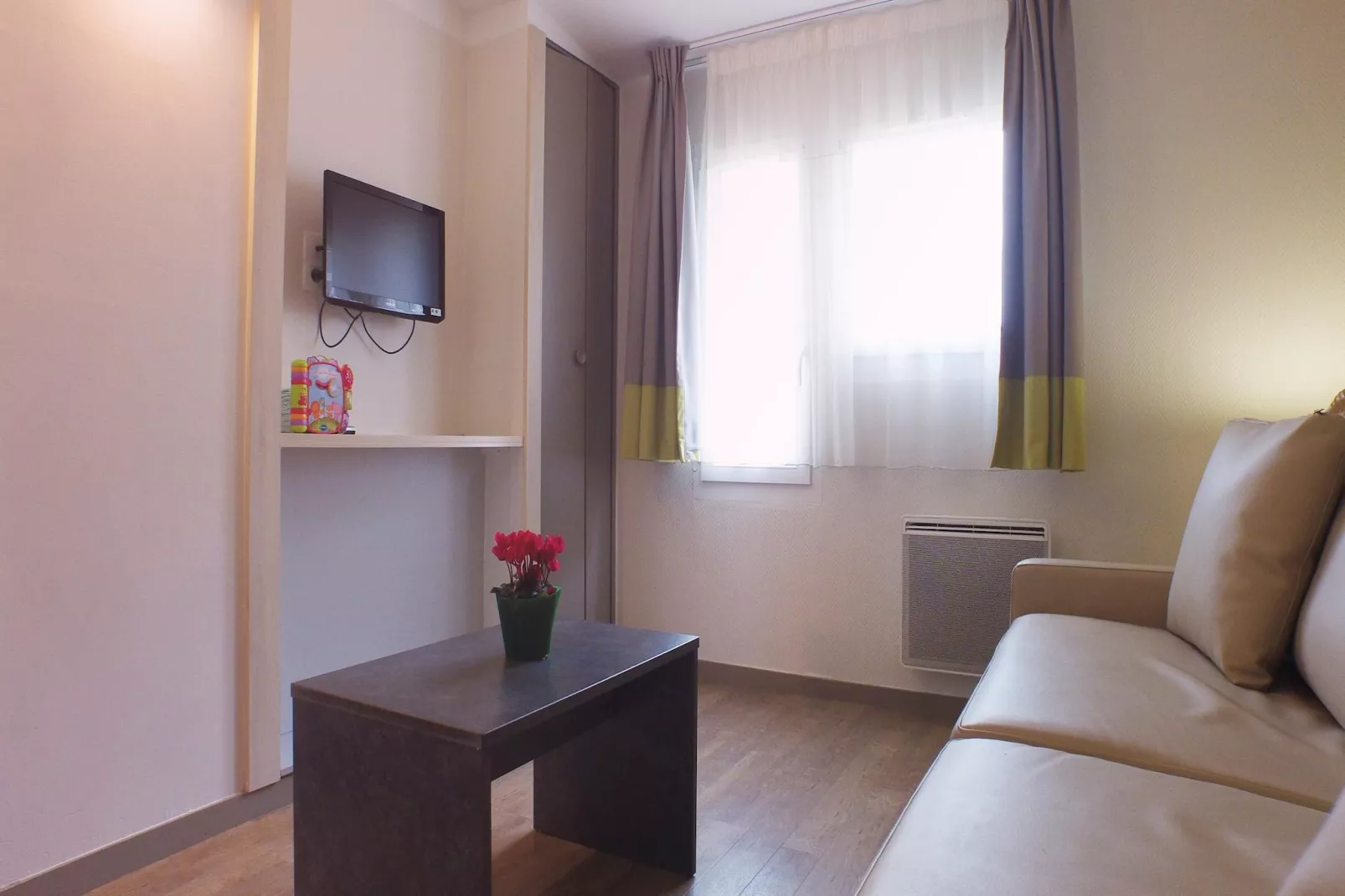 Gîte 3 Pièces 4 Personnes 1 bébé / PORTBAIL PEA 25-Woonkamer