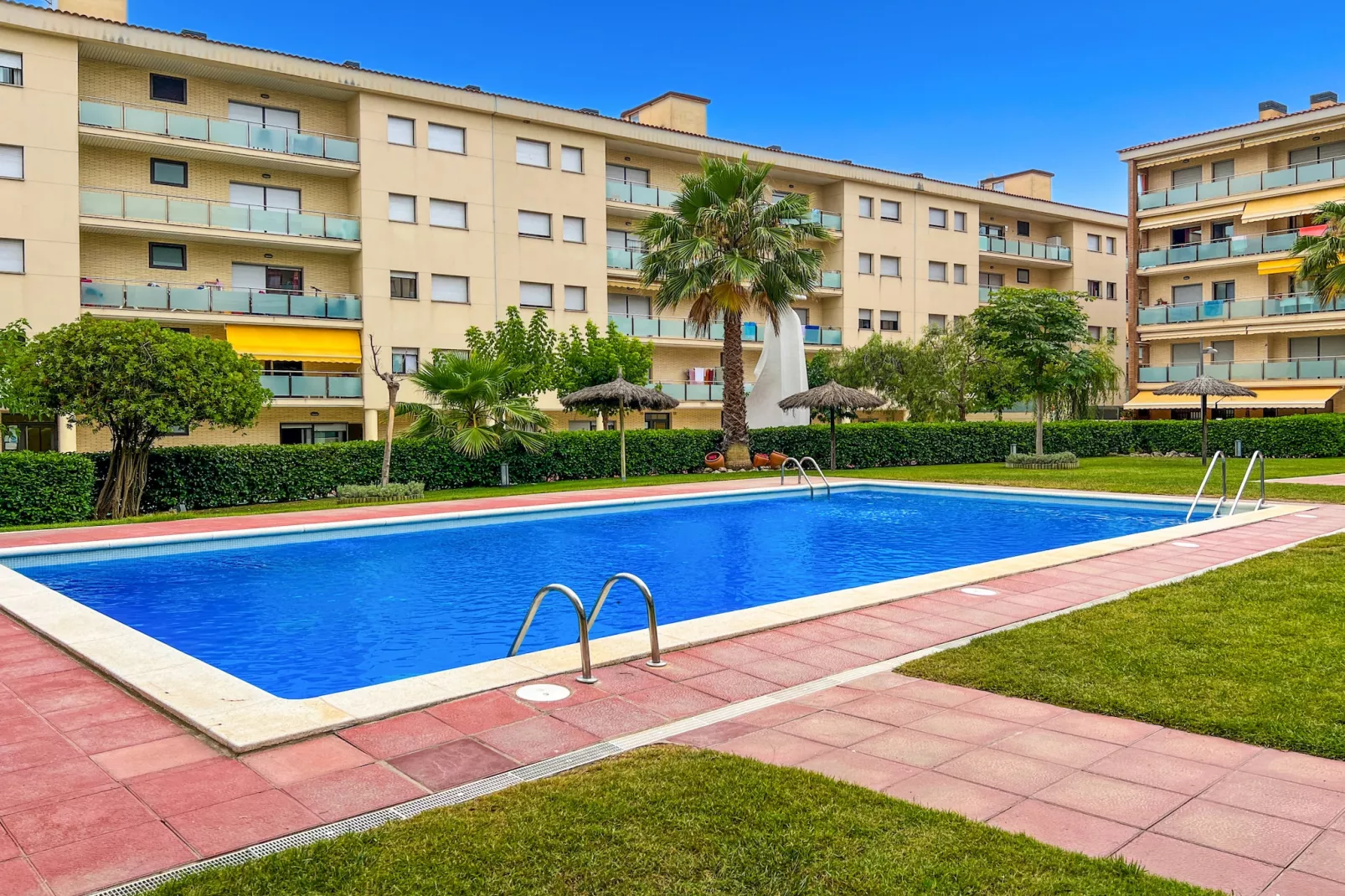 Vivalidays Elia - Fenals - LLoret de Mar-Zwembad