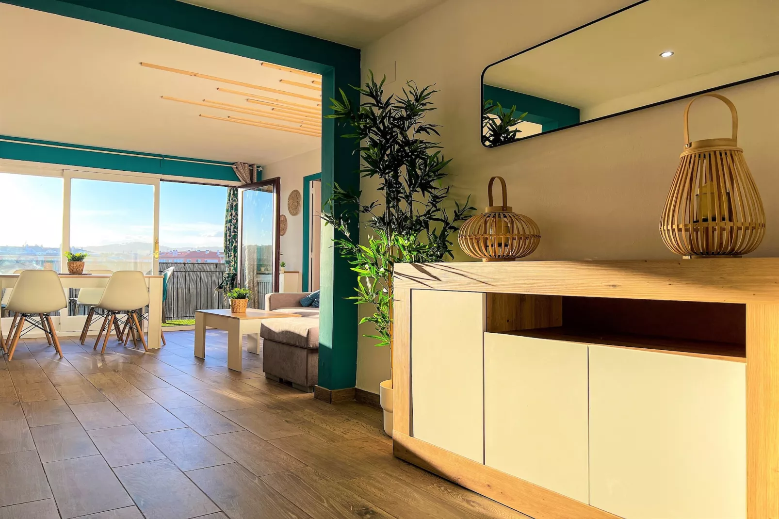 Vivalidays Kaylo - Fenals - LLoret de Mar-Eetkamer