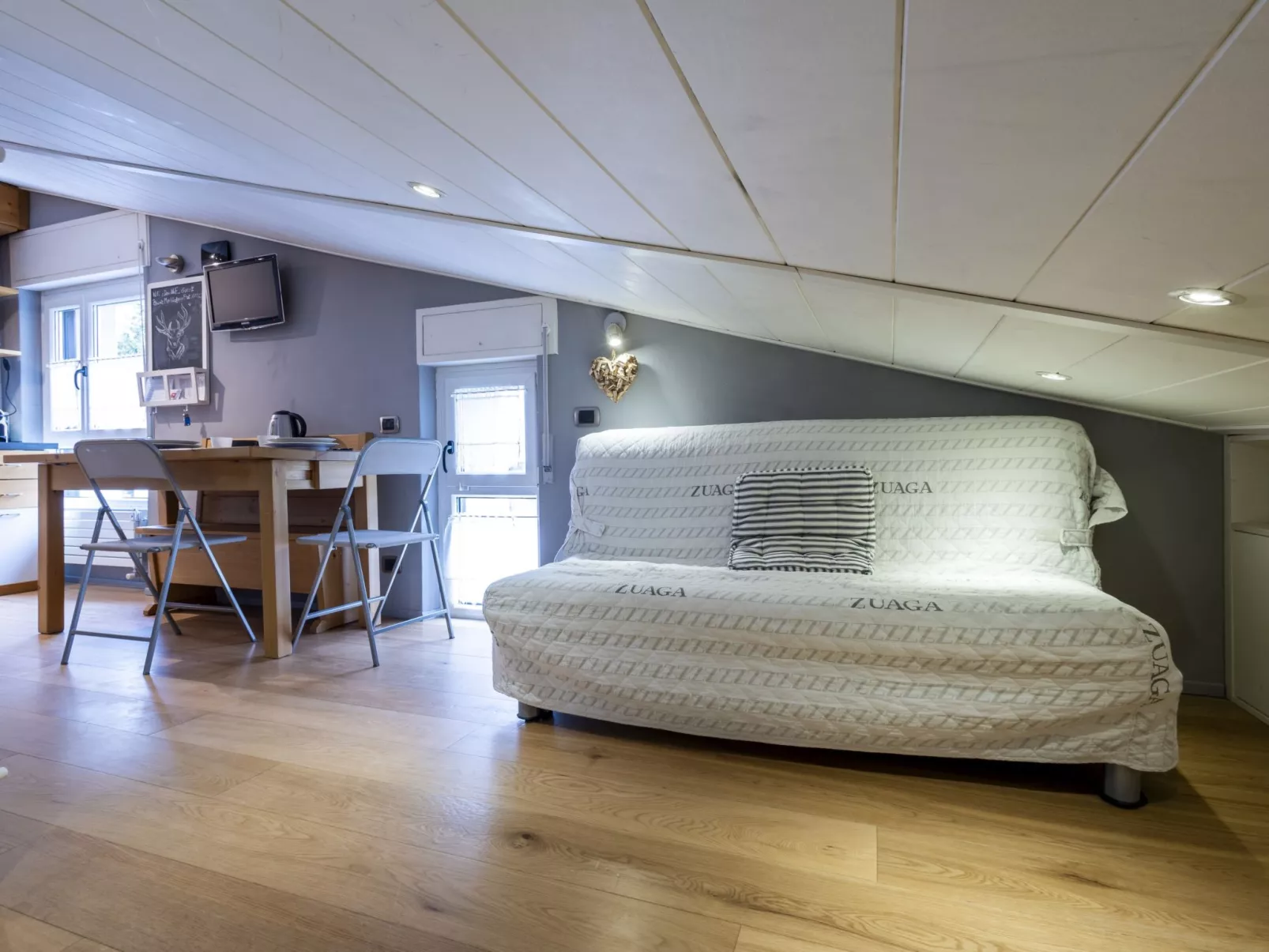 Mater Studio Flat-Binnen