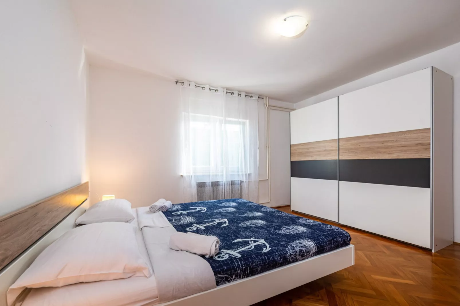 Holiday Home Villa Vesna Lux - Five Bedroom Villa with Swimming Pool-Slaapkamer