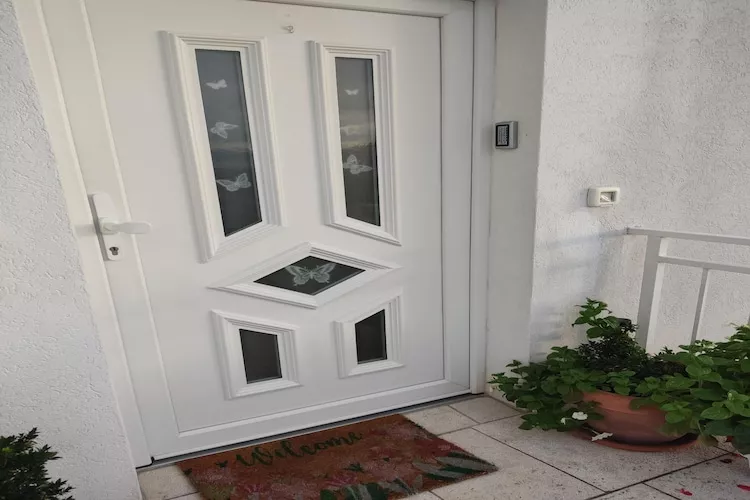 Apartment Ana with a partial sea view - Two Bedroom Apartment with Balcony and a Partial Sea View