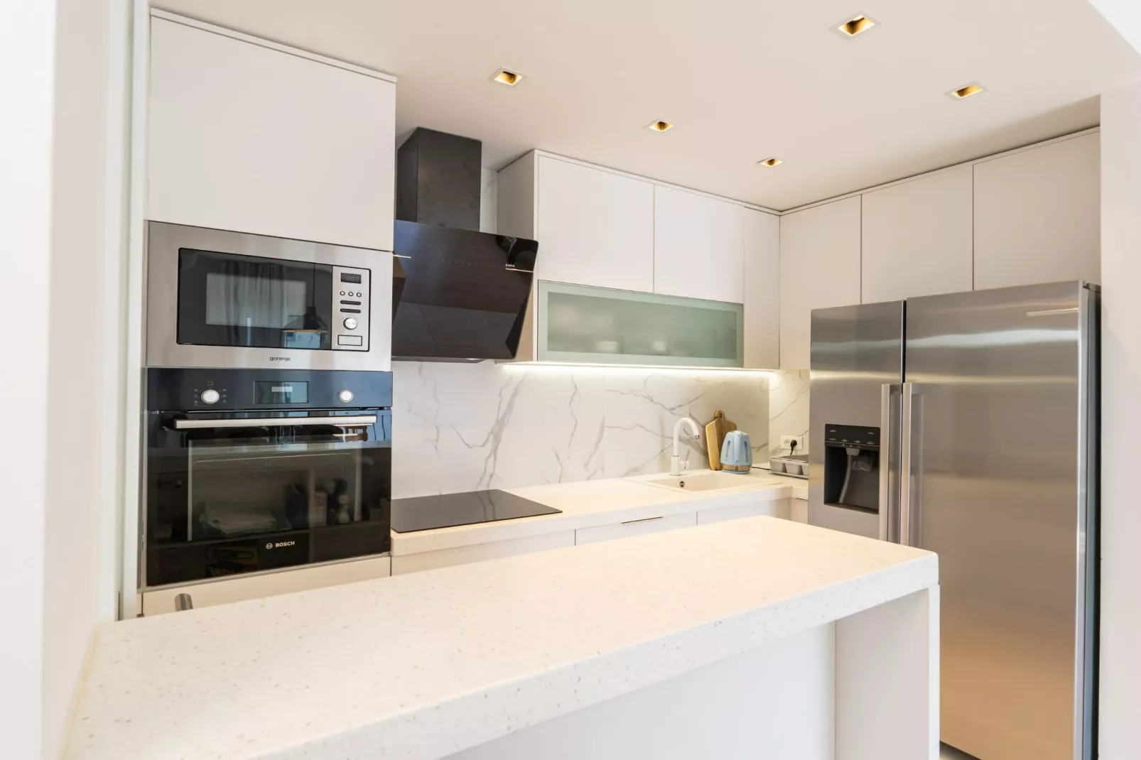 Apartment Marcus Mai - Two Bedroom Apartment with Balcony-Keuken