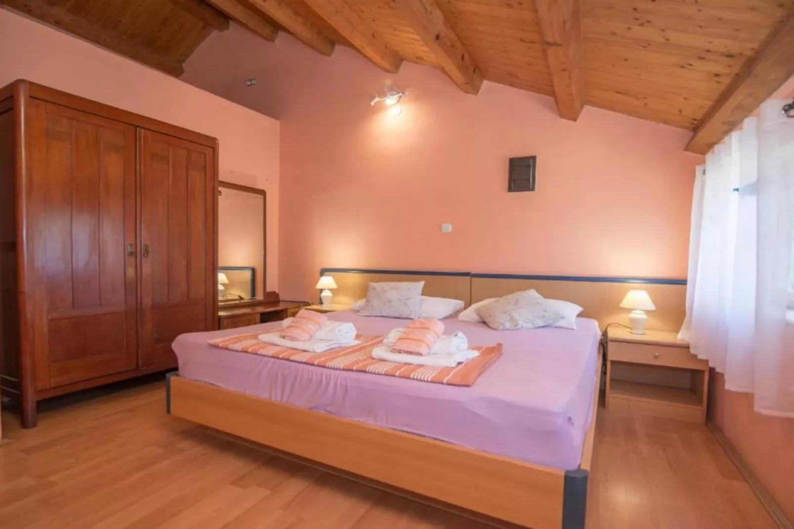Apartments Bonic - Two Bedroom Apartment with Balcony (APP 3)-Slaapkamer