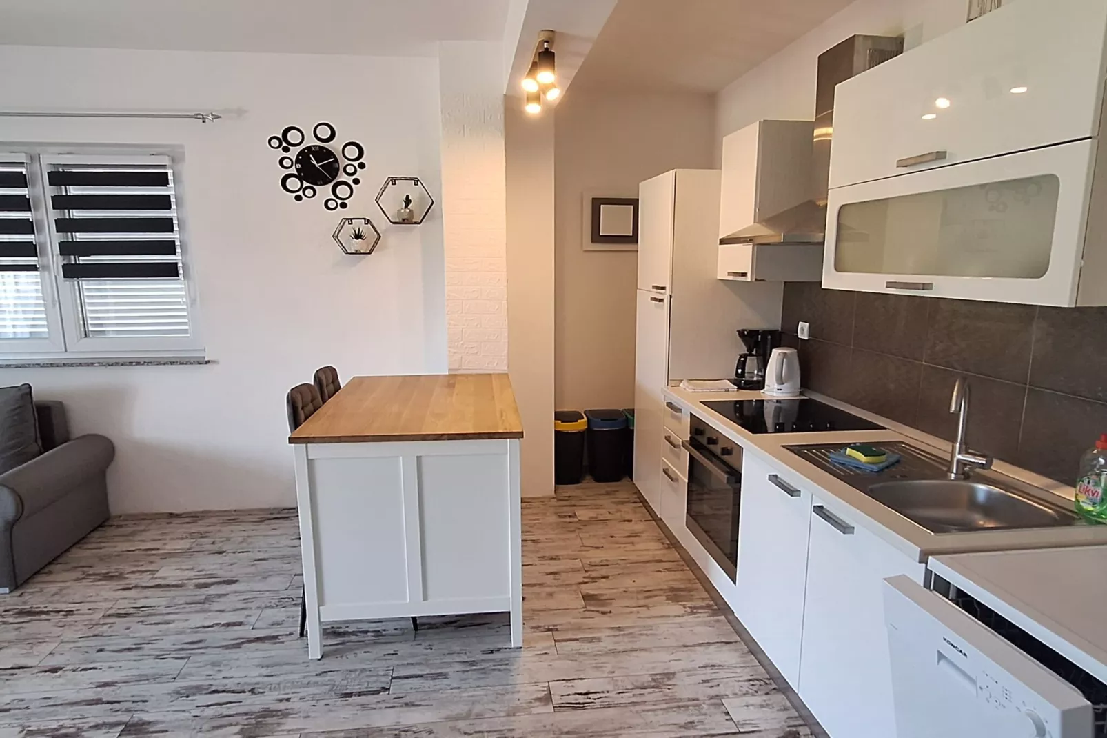 Belisima Delux - One Bedroom Apartment  With Sea View-Keuken