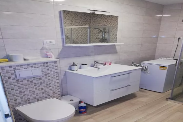 Apartments Marko - Two Bedroom Apartment with Terrace with Sea View (A4)-Badkamer