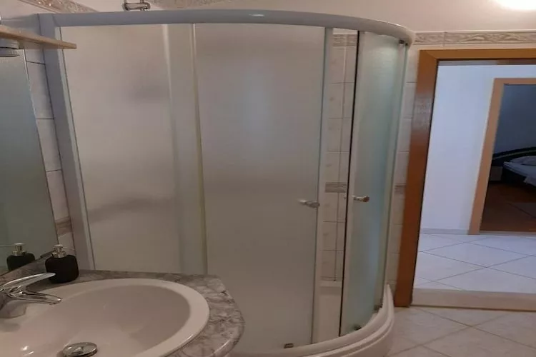 Apartments Marko- Superior Two Bedroom Apartment with Terrace and Sea View (A4+2)-Badkamer