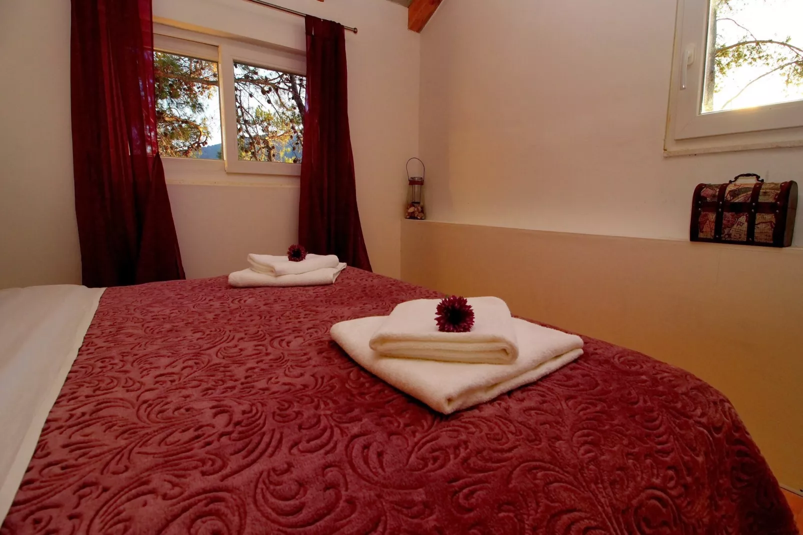 Holiday Home Bili Žal - Two Bedroom Holiday Home with Terrace and Sea View-Slaapkamer