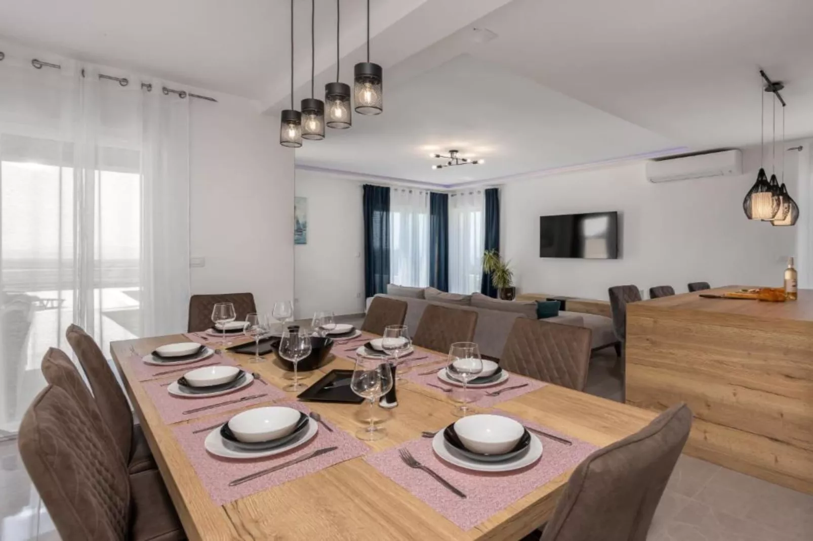 Villa Fran - Four Bedroom Villa with Private Pool-Eetkamer