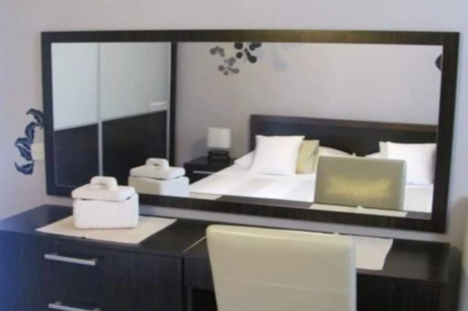 Apartment Plaza - One Bedroom Apartment With Sea View-Slaapkamer