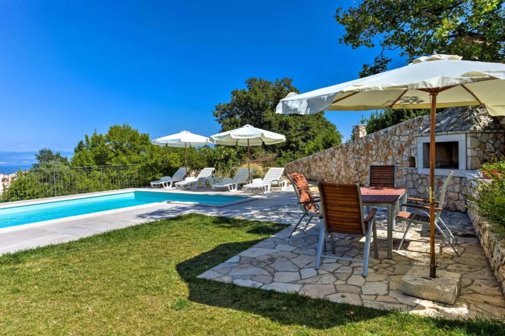 Wonderful Brsec Apartments with Sea View and Shared Pool - Standard One Bedroom Apartment with Balcony and Sea Views 1-Buitenlucht