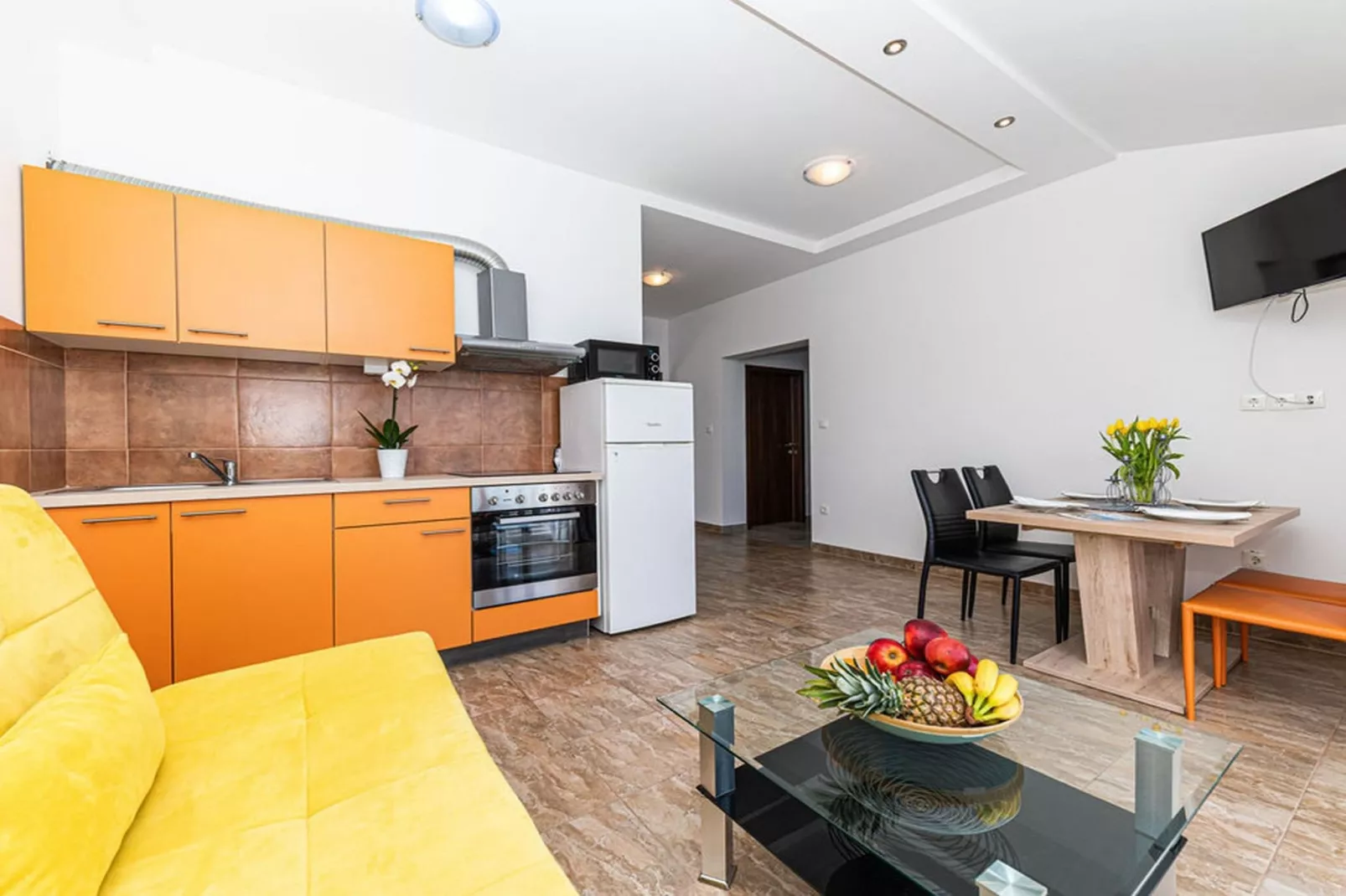 Exquisite Spacious Villa Bufaline with Pool and Gym - Eight Bedroom Villa with Pool and Gym-Keuken