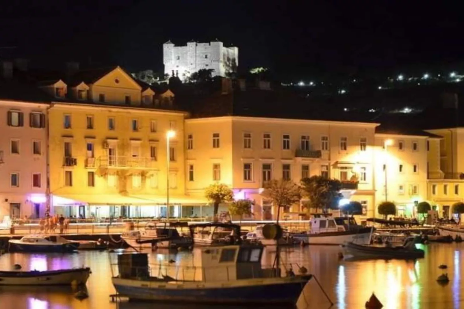 Apartments Bionda Senj - One Bedroom Apartment with Terrace 4-Buitenlucht