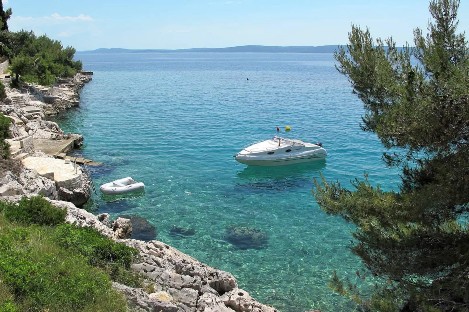 Sea-View Apartments with Pool, Terrace, and Outdoor Lounge in Scenic Čiovo Island - Comfort One Bedroom Apartment (Sollis III)-Buitenlucht