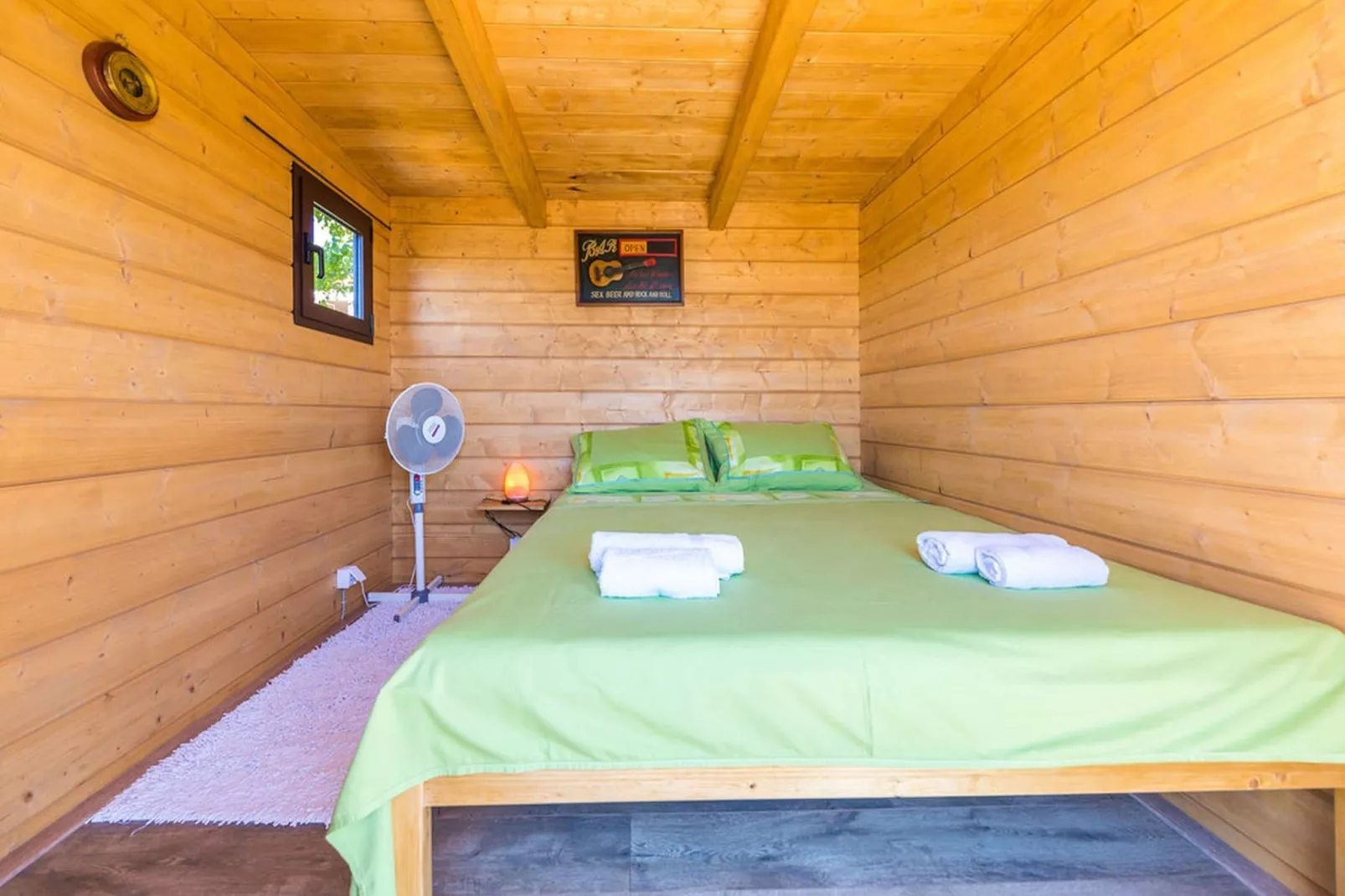 Picturesque Escape Holiday Home with Pool and Sauna - Four Bedroom Holiday Home with Sauna and Pool-Slaapkamer