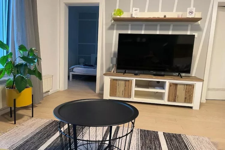 Modern & Charming - Free Private Parking - One Bedroom Apartment-Binnen