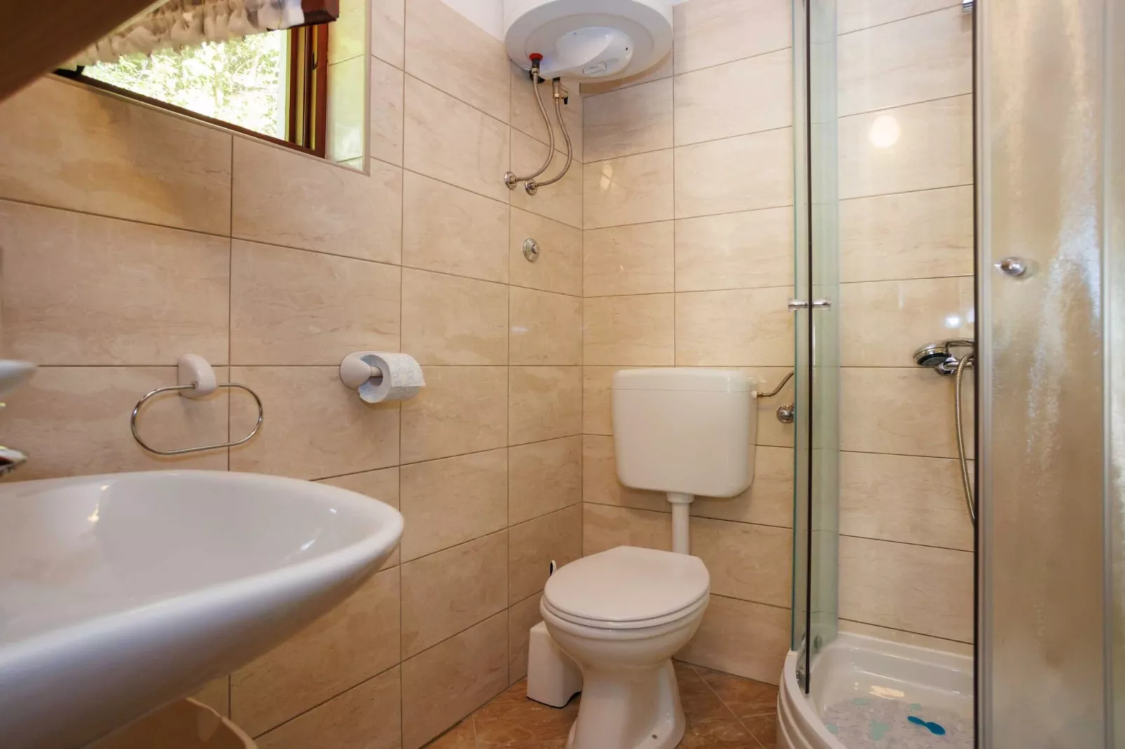 Beachfront Cozy Krk Apartment with Balcony - One Bedroom Apartment with Balcony-Badkamer