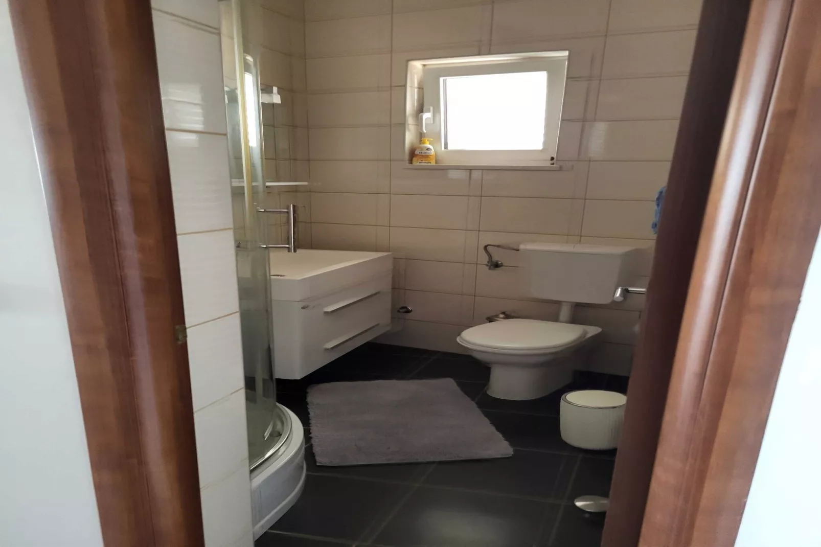 Villa Analena - Two Bedroom Apartment 2-Badkamer