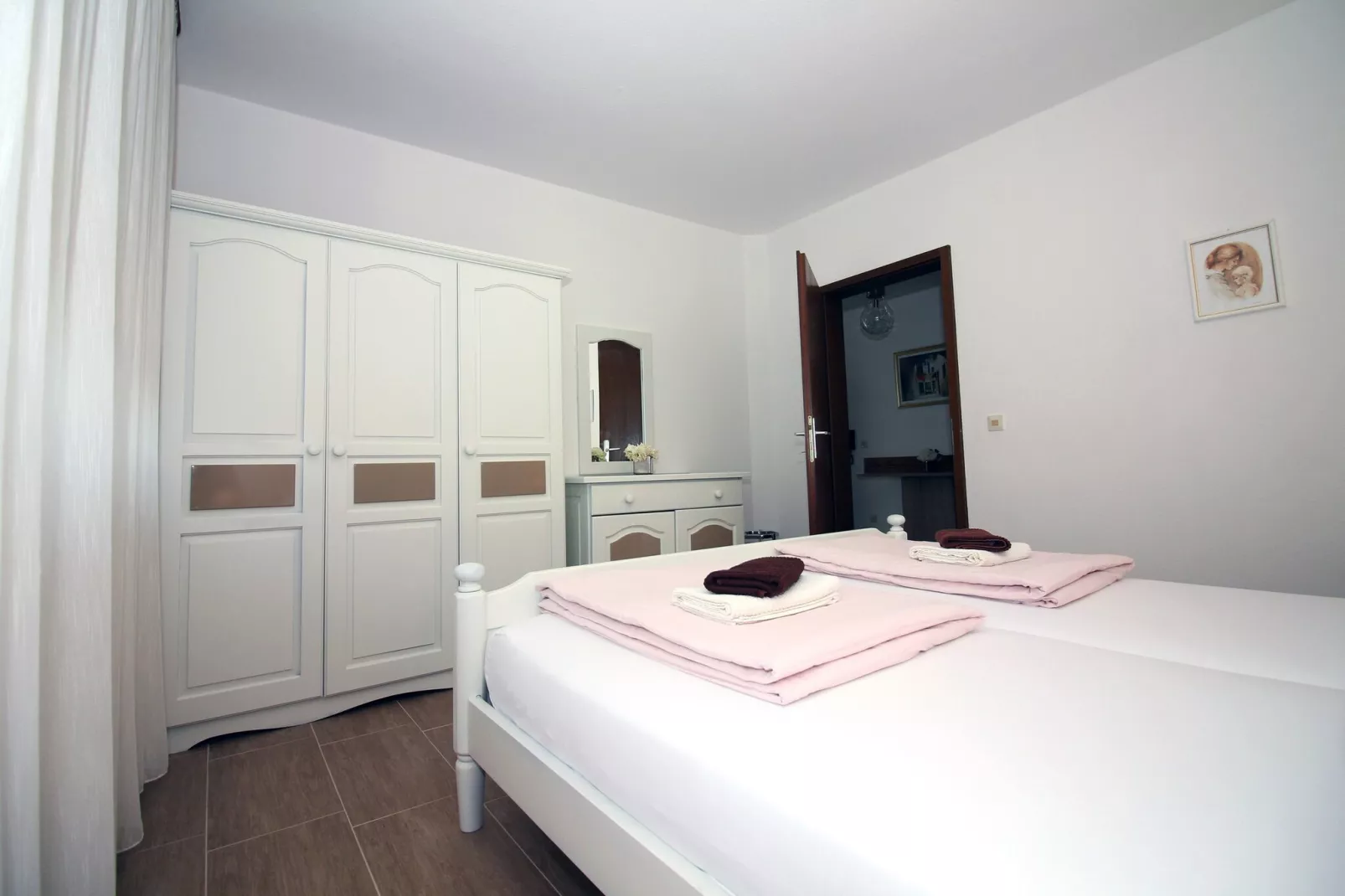 Zadar Coastal Haven - One Bedroom Apartment Ground Floor-Slaapkamer