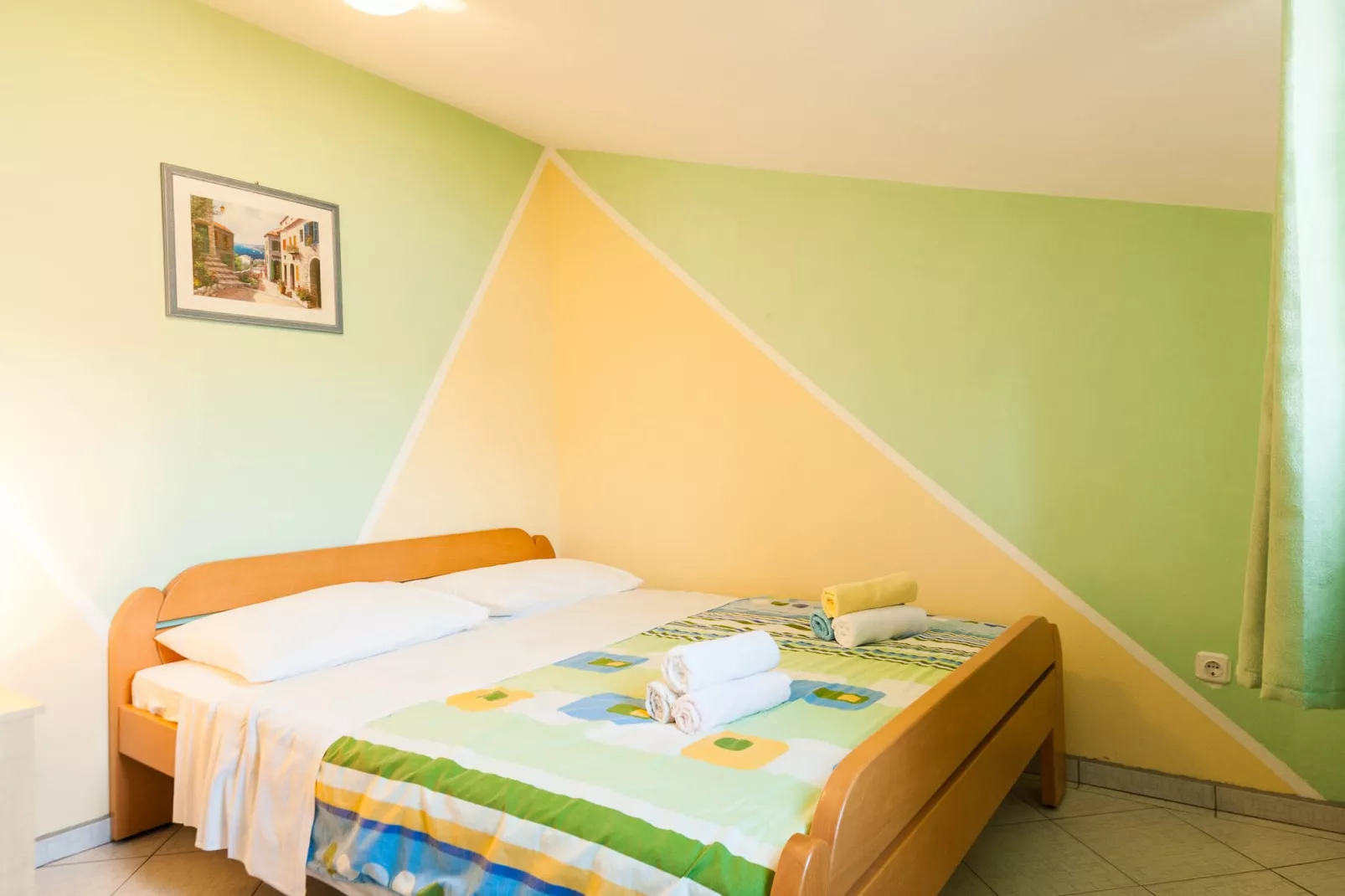 Cozy Apartments in Zadar with Sea and Mountain Views - Studio Apartment (owner 2)-Slaapkamer