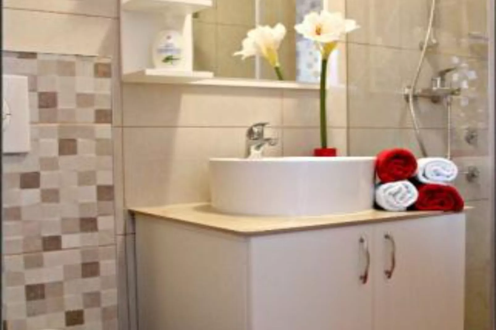Sea View Apartments Lendic Podgora - Comfort Studio Apartment with  Balcony and Sea View-Badkamer