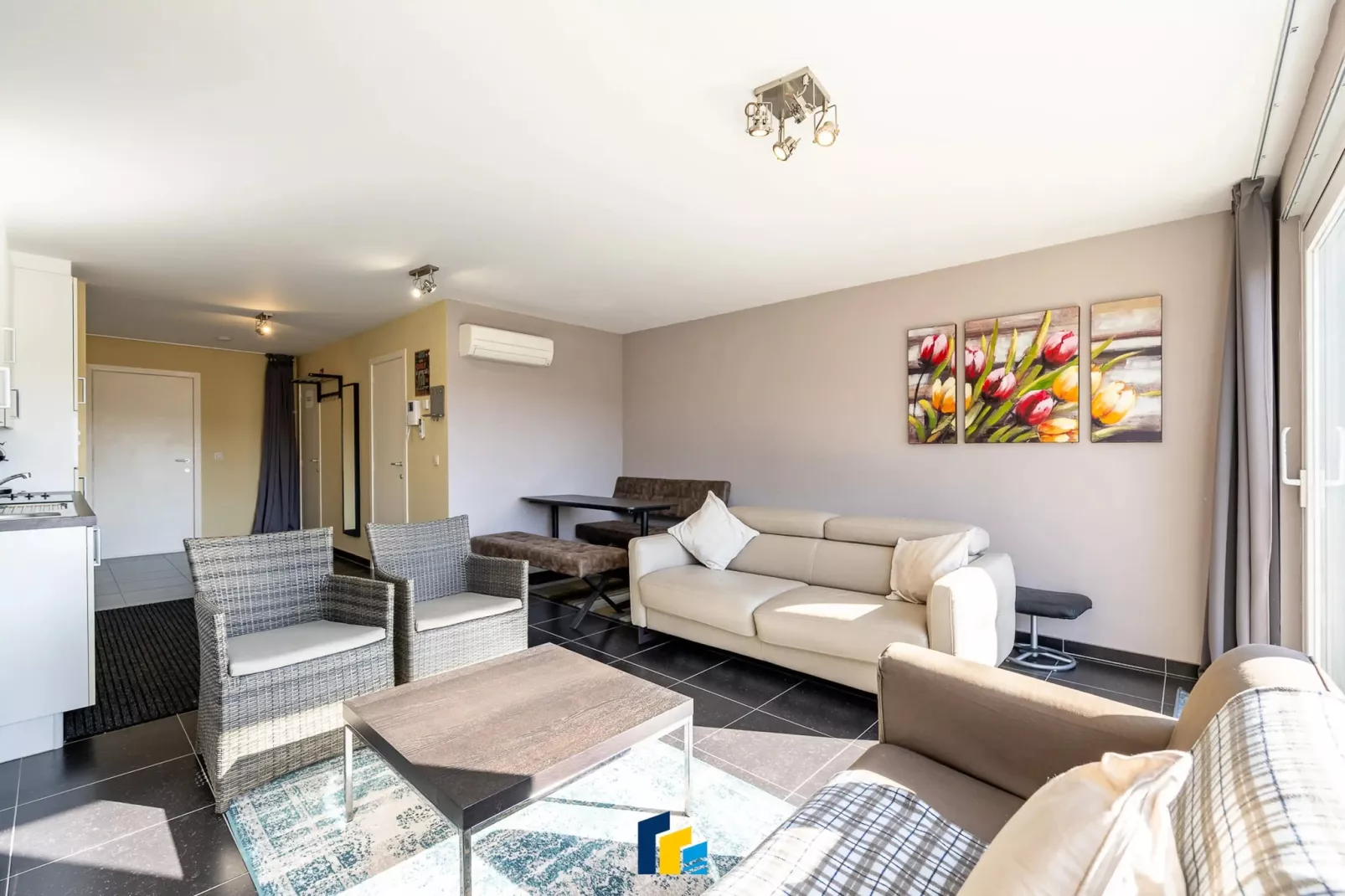 SEAGARDEN VILLAGE 0202-Woonkamer