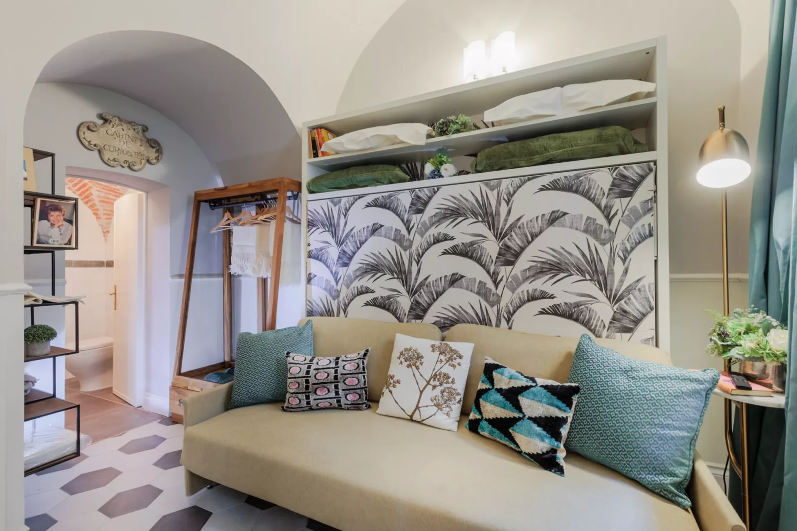 Busdraghi Studio,Stylish at Via Fillungo-Niet-getagd