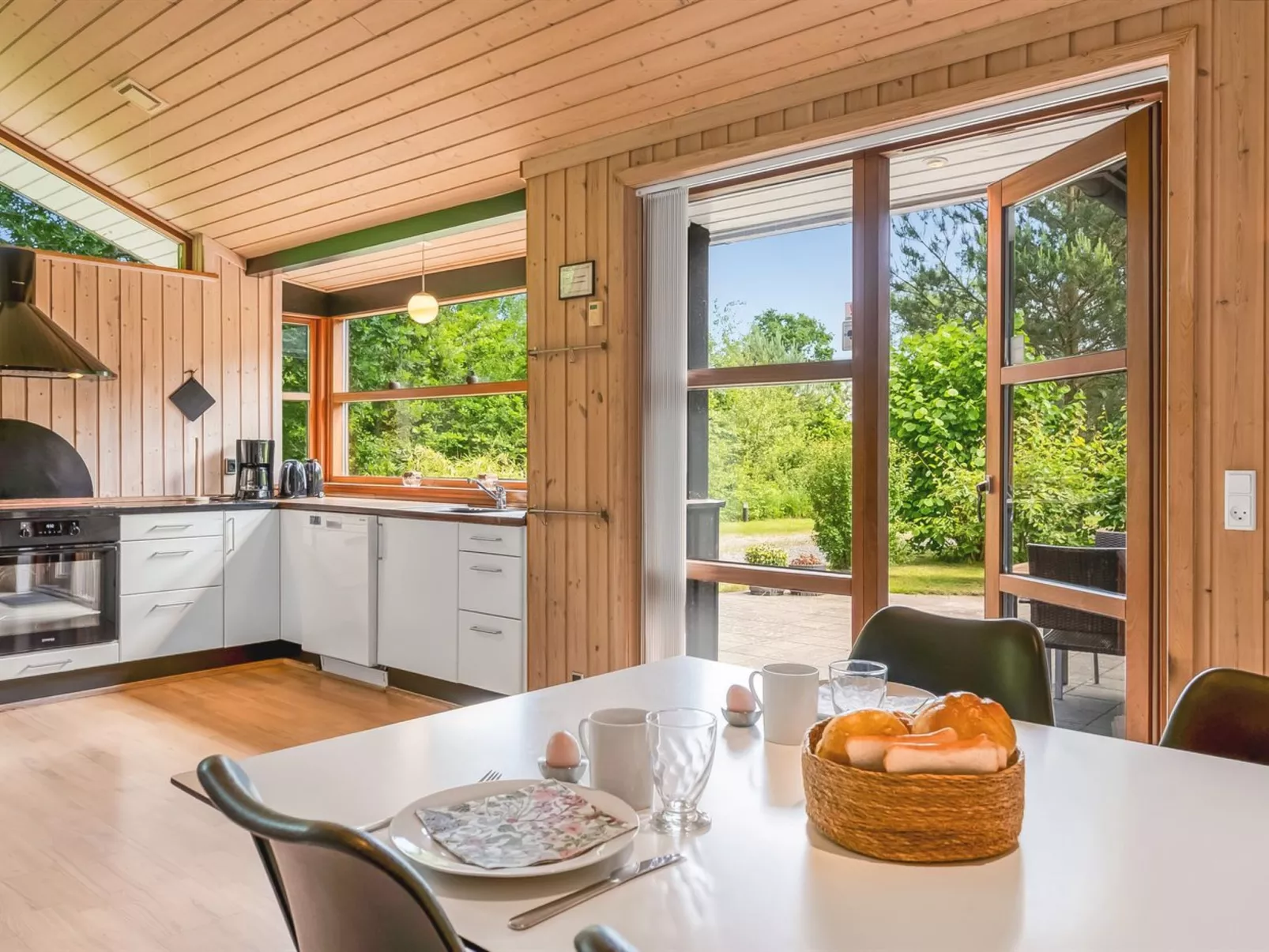 "Rosaline" - 500m from the sea-Binnen