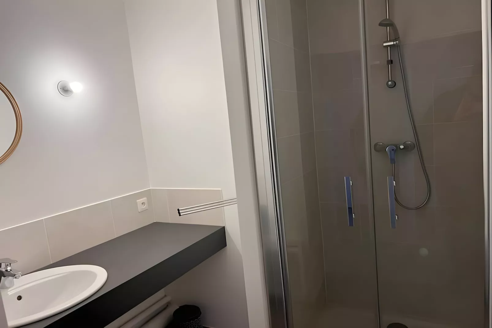 Les 24h du Mans - 4p - Rêve au Mans-Badkamer