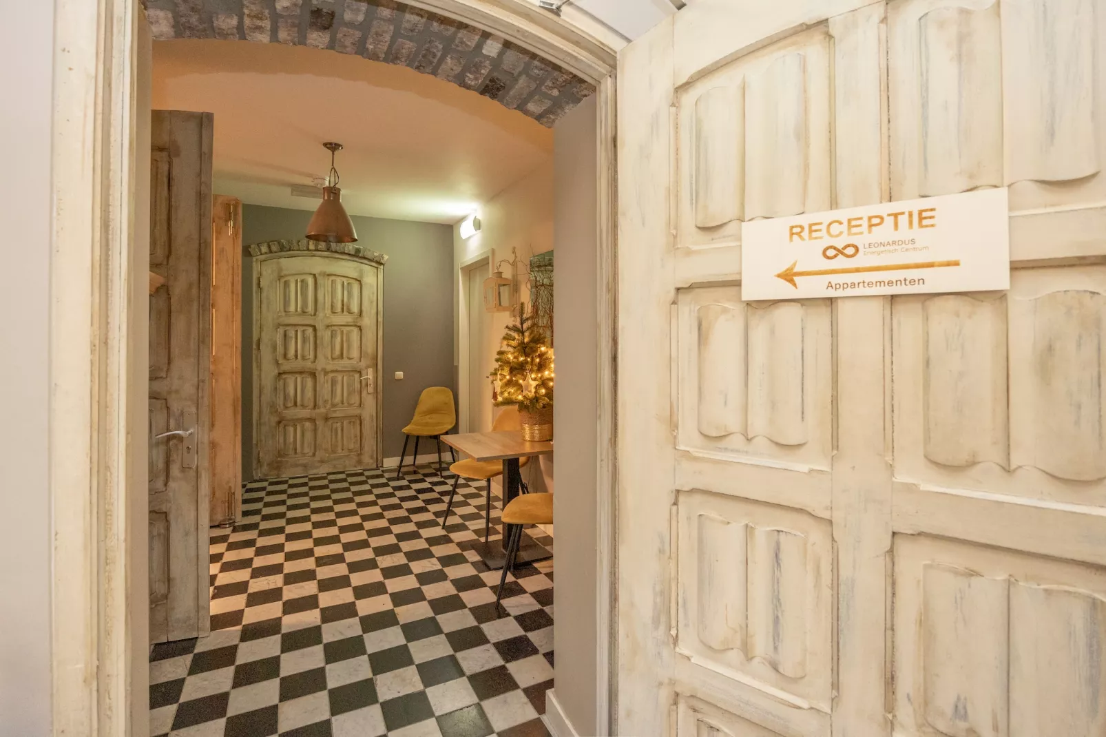 Luxe appartement Nous - Begane grond-Hal-ontvangst