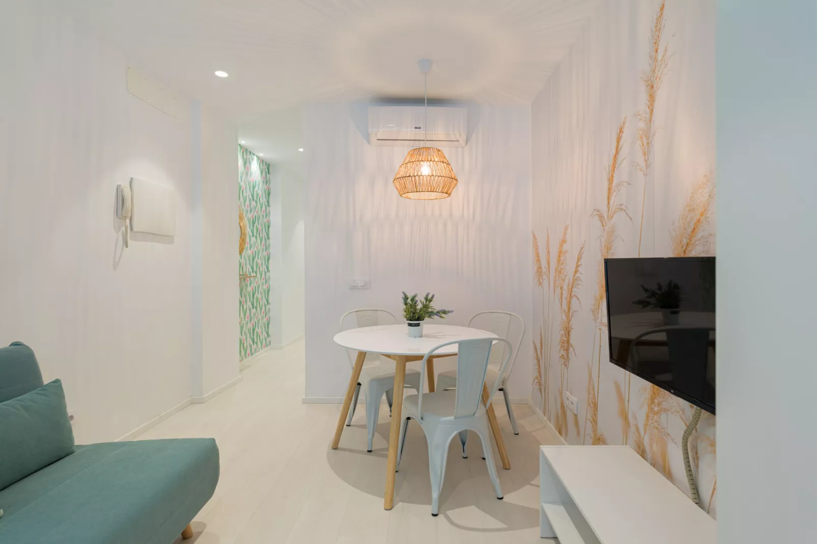 Fancy & Stylish studio by CanariasGetaway-Eetkamer