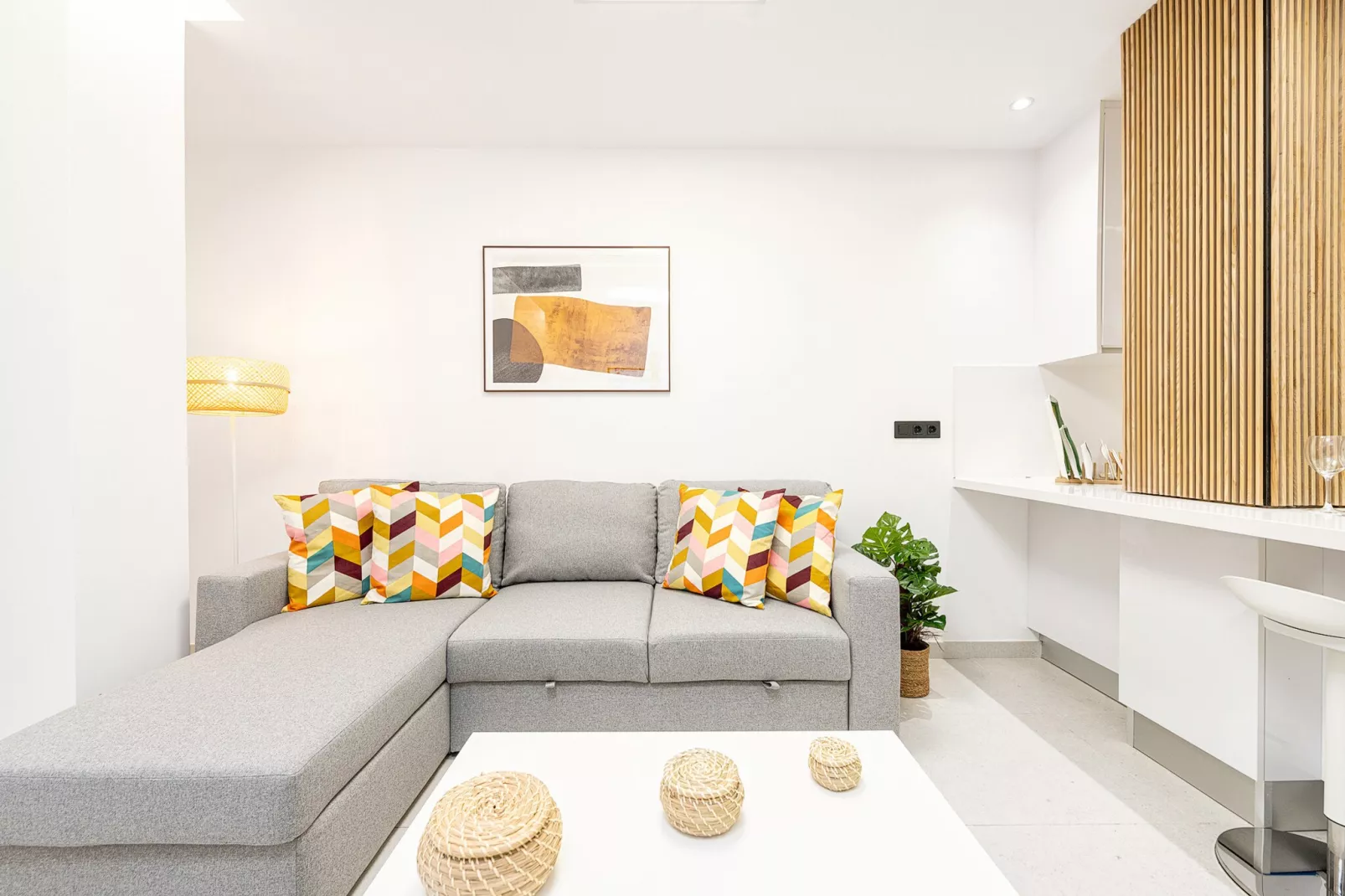 Chelsea Canteras by CanariasGetaway-Woonkamer