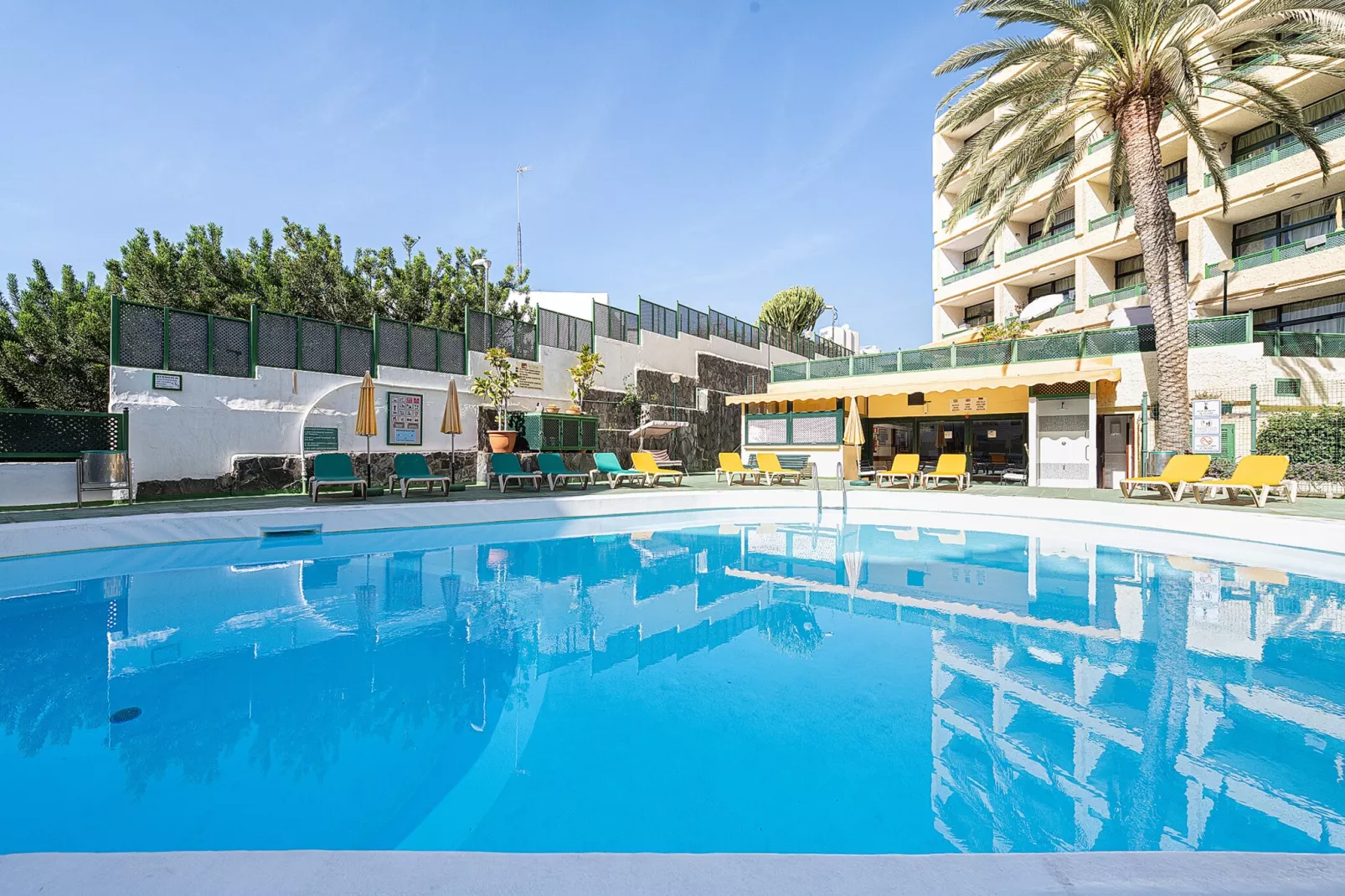 Beach View Apartment I-Zwembad
