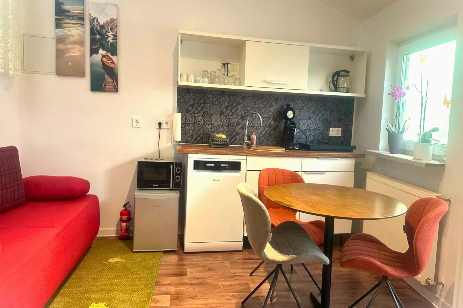 F000 Apartment mit Doppelbett-Woonkamer