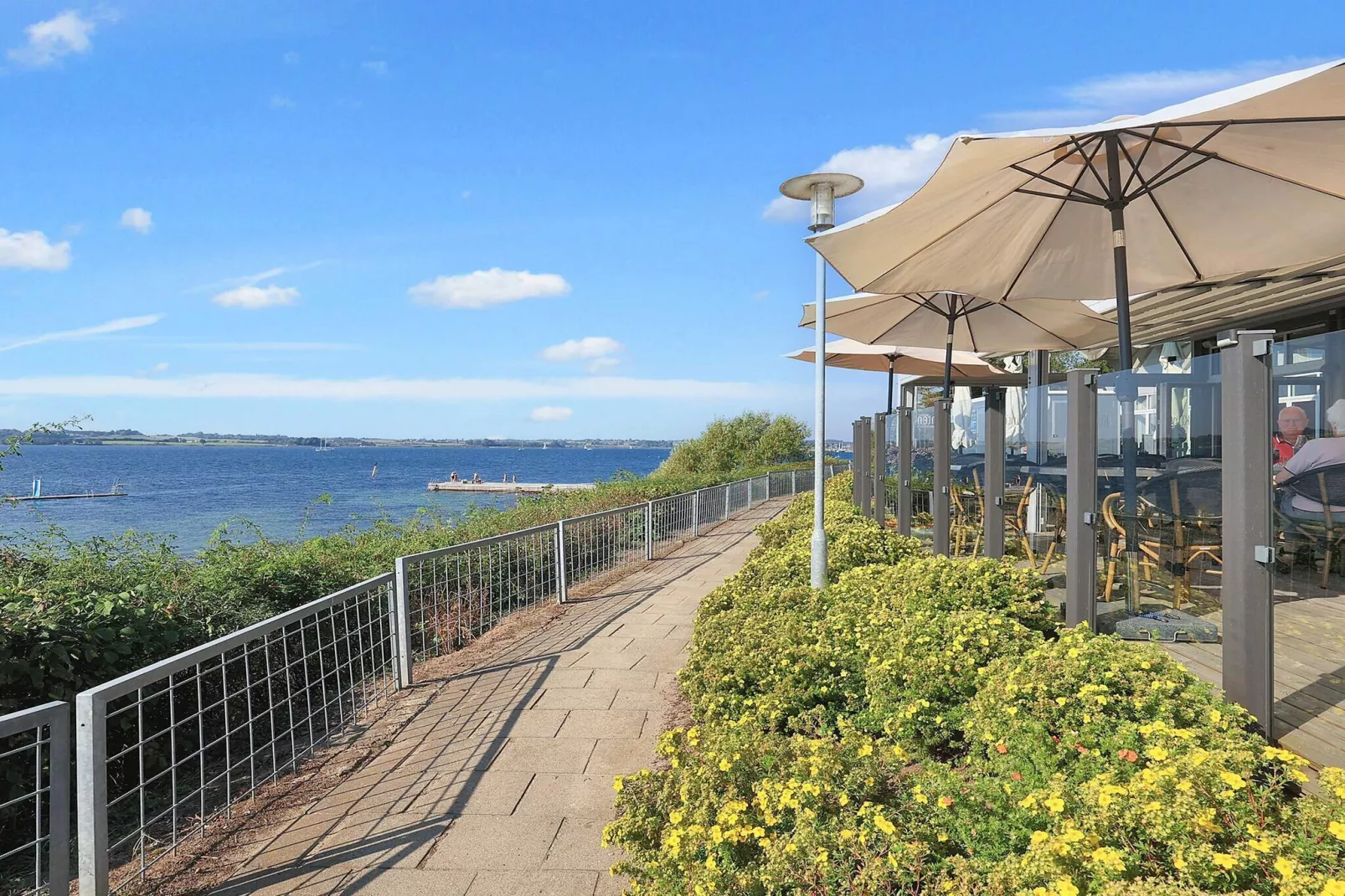 2½ room w/seaview, 2nd floor - Waterzicht