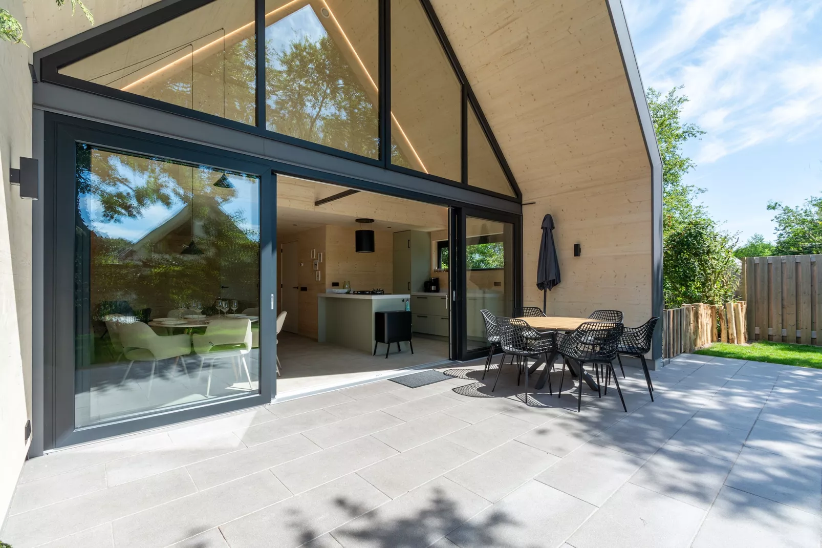 Belkmer Beachhouse-Buitenkant zomer