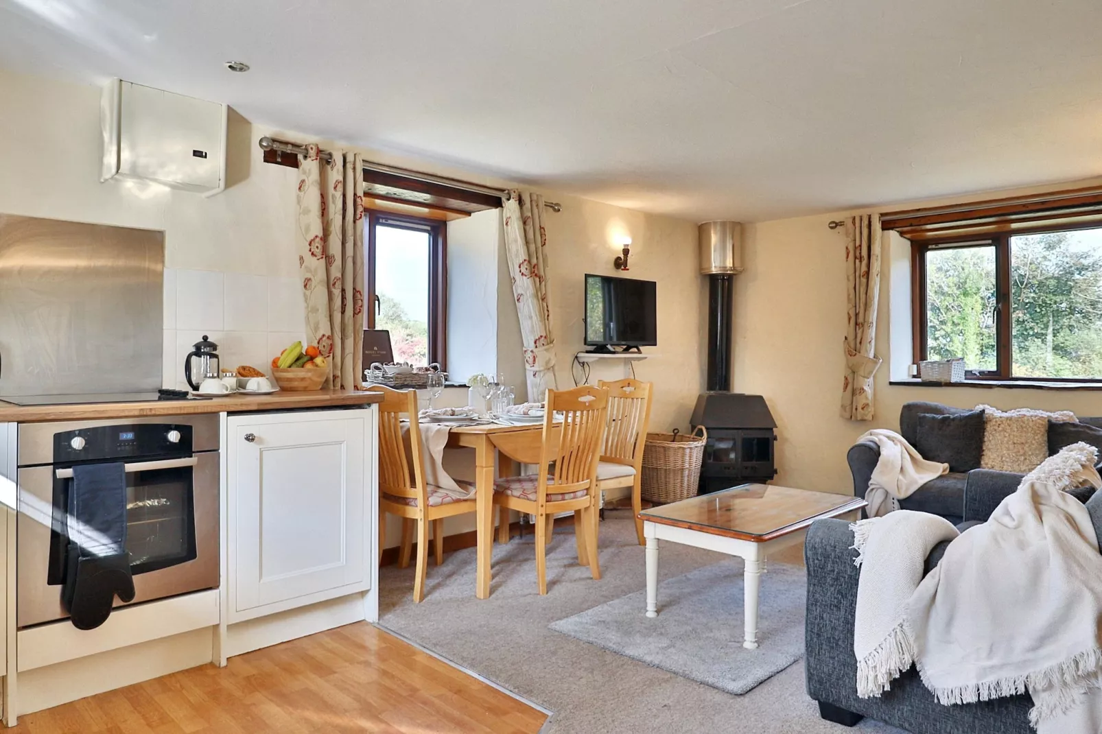 SEASIDE  one bed 2 guest-Woonkamer