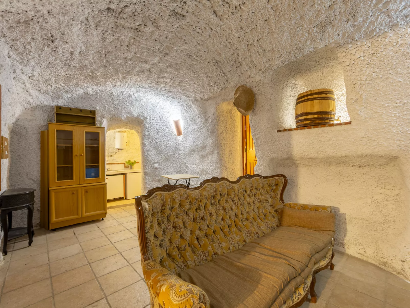 Cueva Mariana Pineda-Binnen