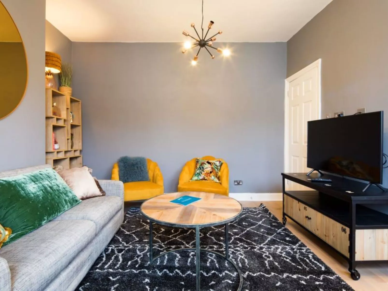 Lenna Gdns 2 Bed-Binnen