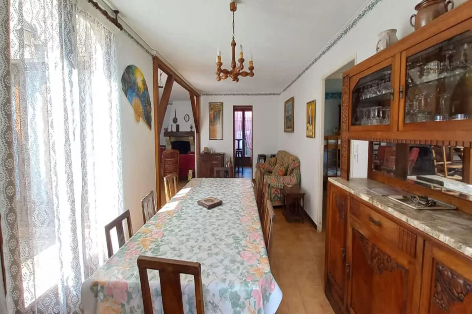 LOU 207 FAGES-Eetkamer
