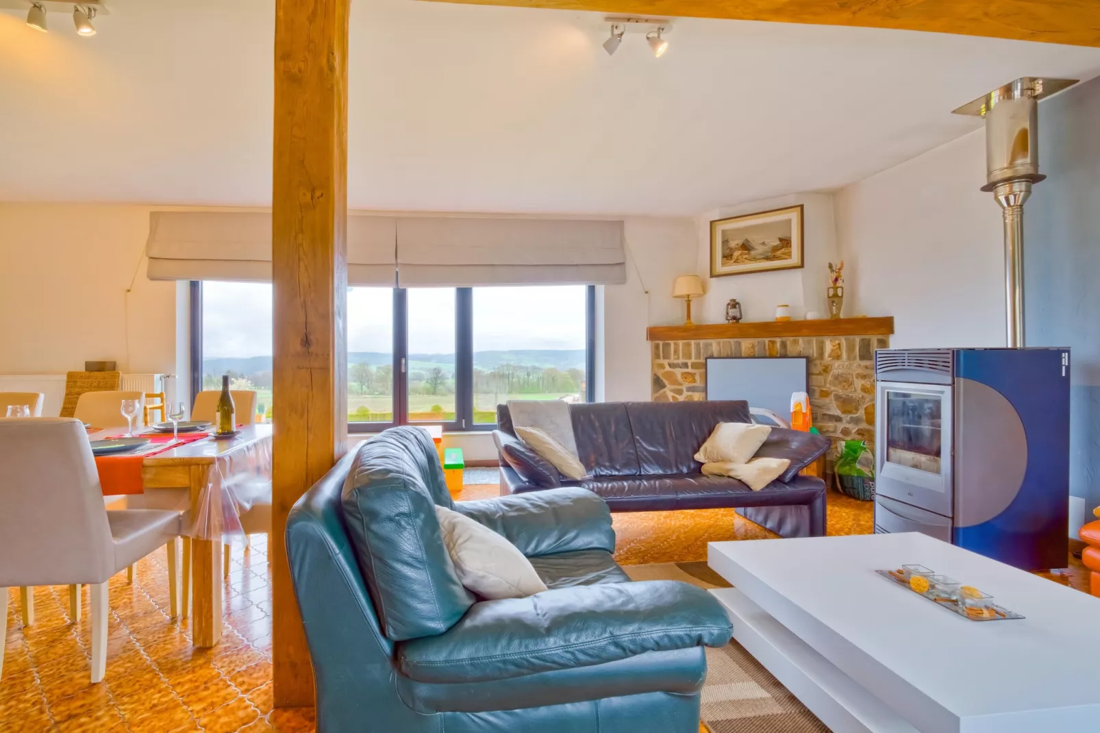 Très belle habitation à Lierneux pour 8 adultes-Woonkamer