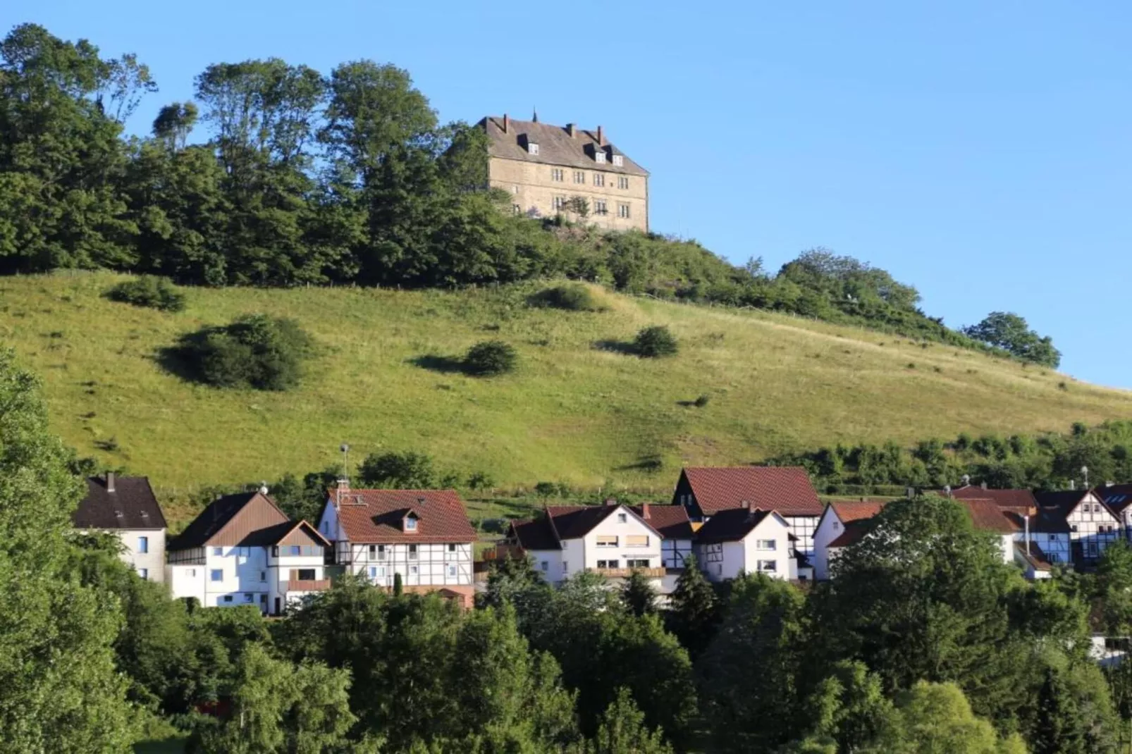 Im Teutoburger Wald-Gebieden zomer 5km