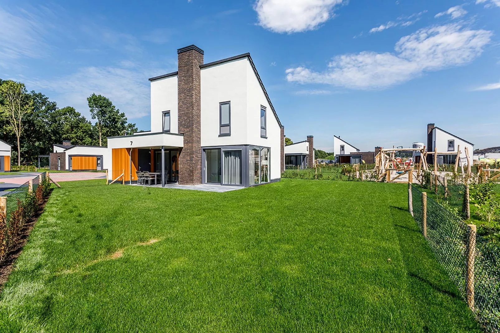 Buitenhof De Leistert 22 - Tuinen zomer