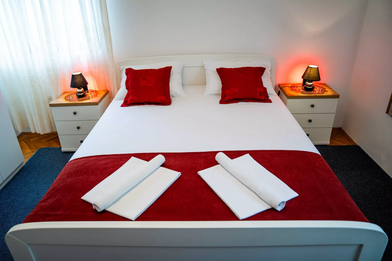 Guest House Cesic - Double Room No4-Slaapkamer