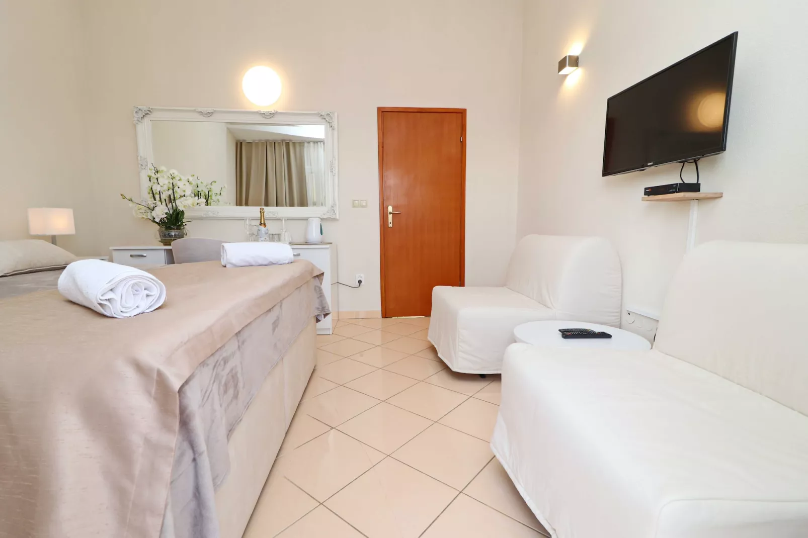 Hotel Pansion Villa Antonio - Two Bedroom Suite with Balcony and Sea View20seaview - Slaapkamer