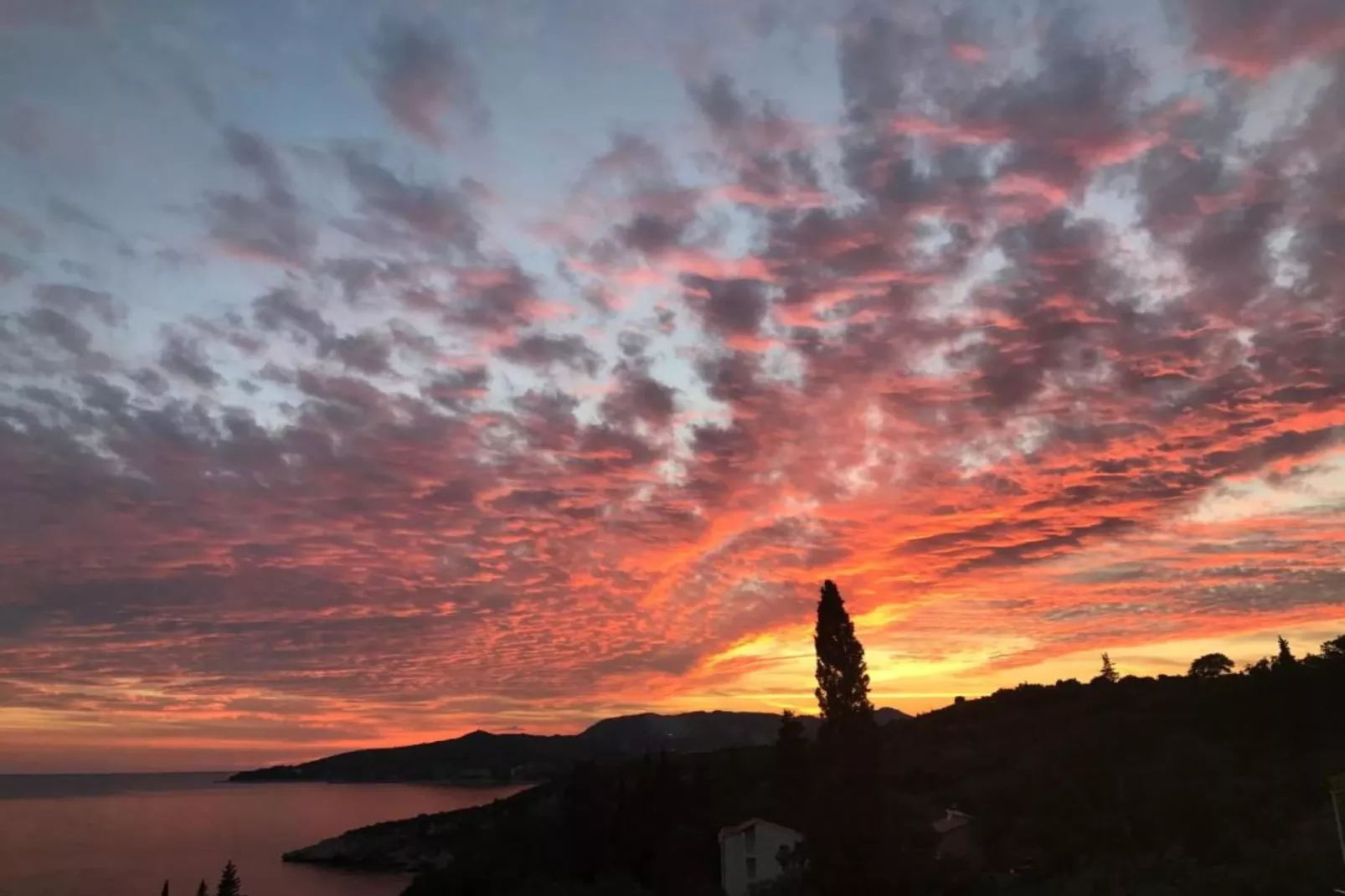 Apartments & Rooms Barišić - Double Room with Balcony and Garden View (First floor-Soba 8)-Sfeer